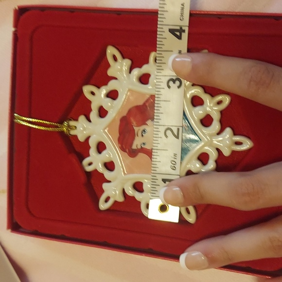 Lennox- Ariel Snowflake ornament - Picture 6 of 7